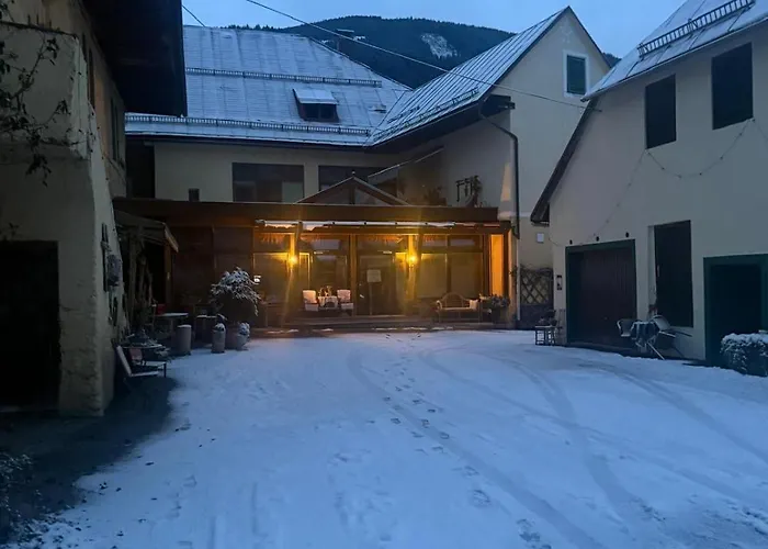 Konukevi Gaestehaus Post Aigner 3*